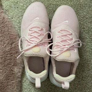 Pink youth nikes lightly worn, great condition